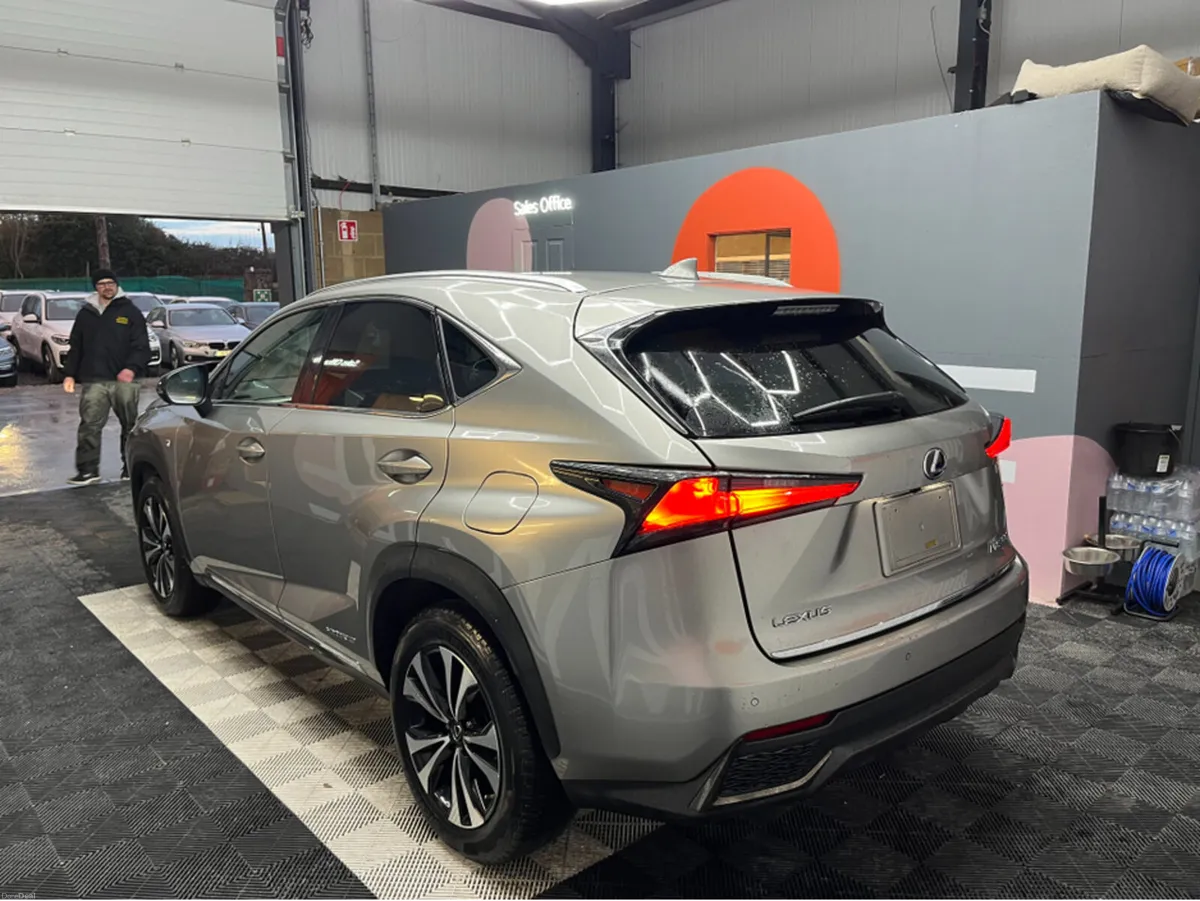 Lexus NX 2019 LEXUX NX300H F SPORT 2.5 AUTOMATIC / - Image 4