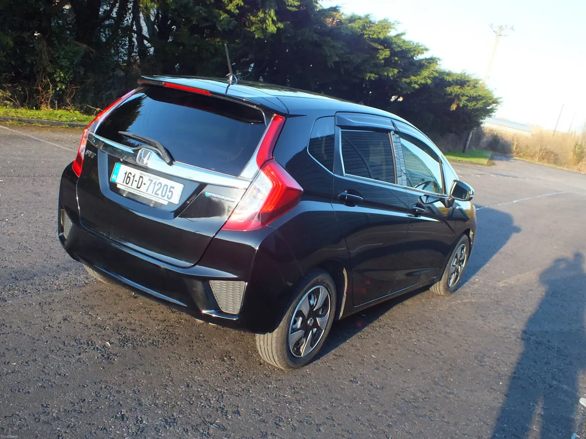 Honda Fit 2016 - Image 2