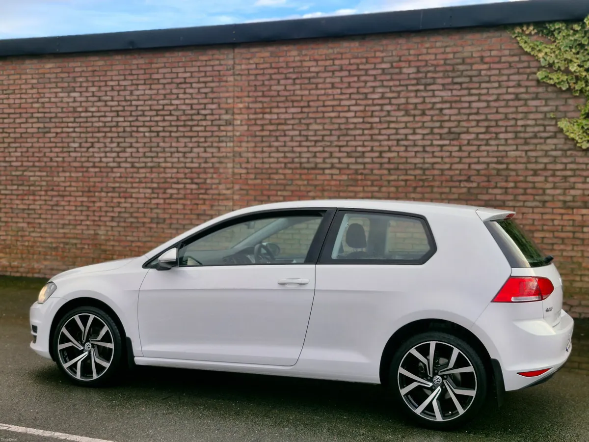 Volkswagen Golf 1.2 TSI MANUAL - Image 2