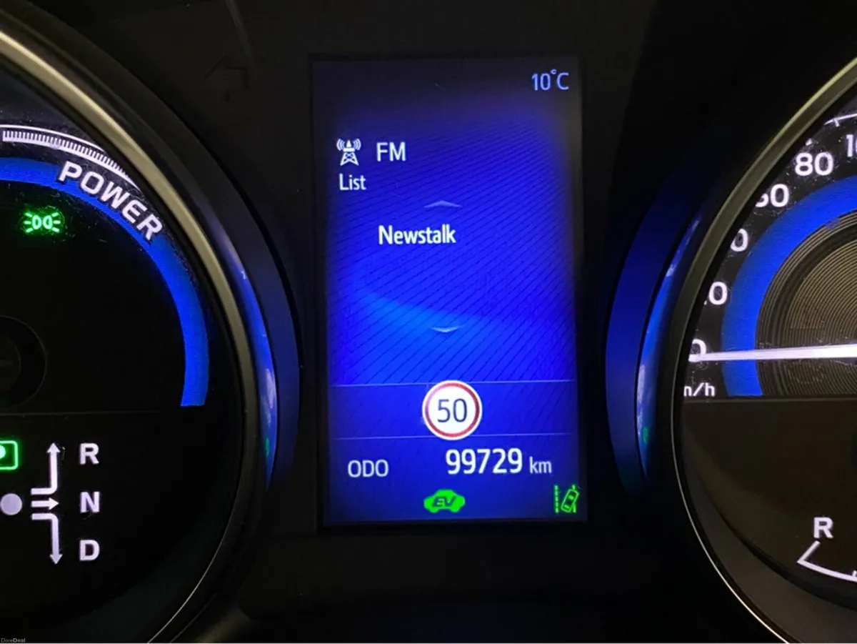 Toyota Auris HYBRID LUNA SPORT@ WALTONS GARAGE RAN - Image 6