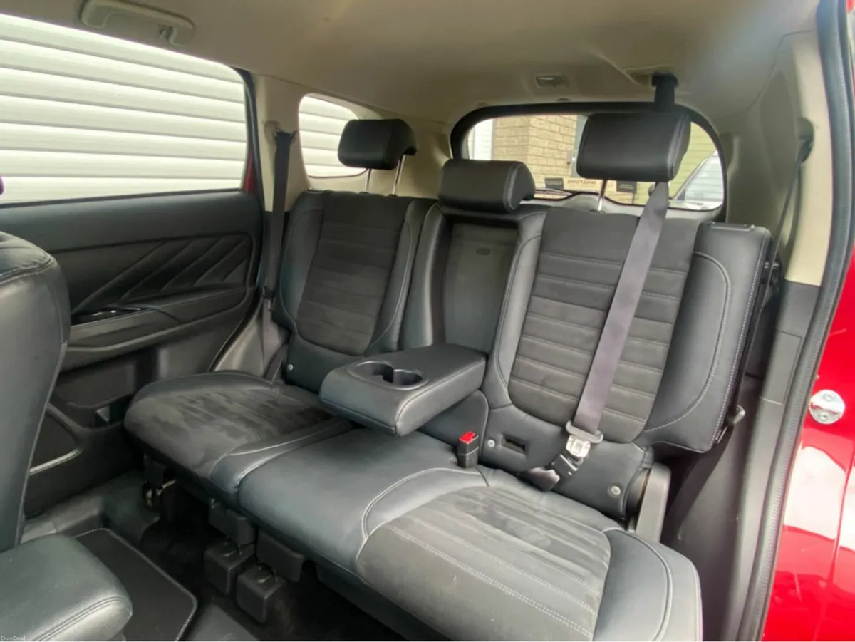 Mitsubishi Outlander 2.0  PHEV AUTO@ WALTONS GARAG - Image 4