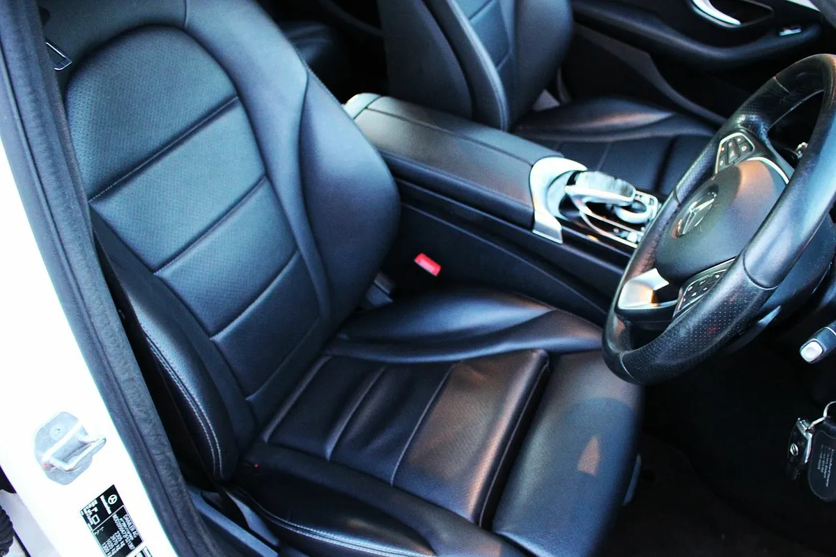 Mercedes C350E Plug-in hybrid/1 OWNER/LOW 97Kkms - Image 3