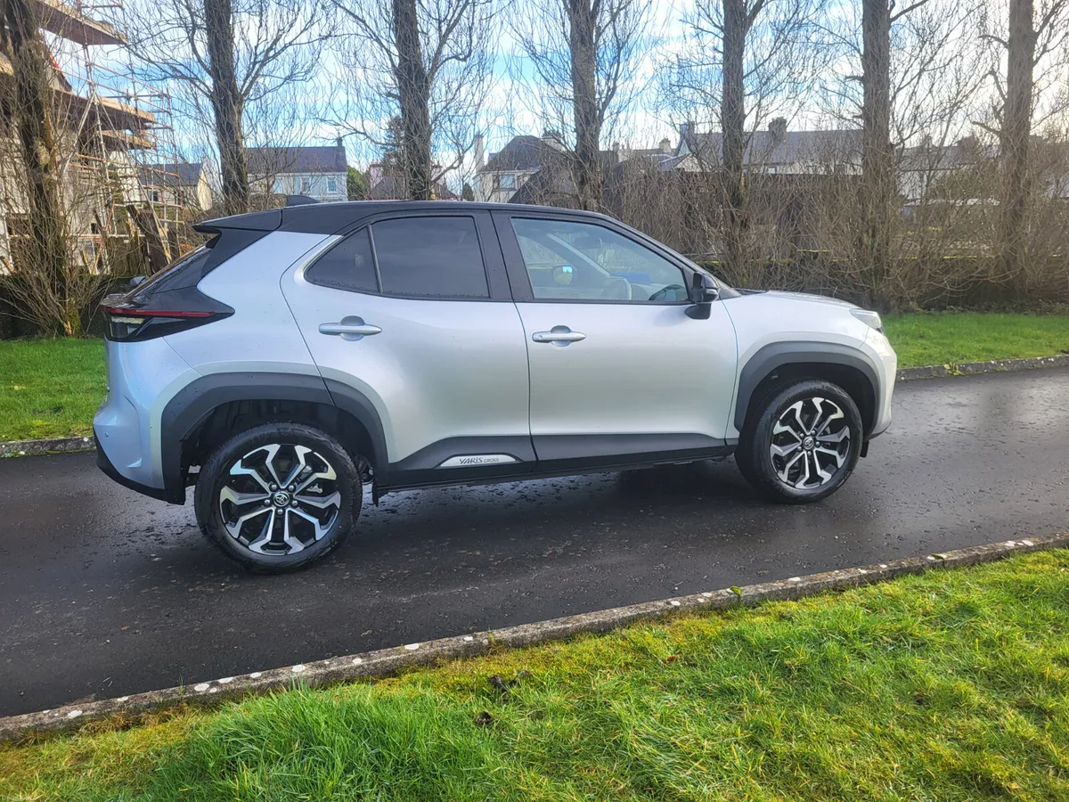 Toyota Yaris Cross sport - Image 2