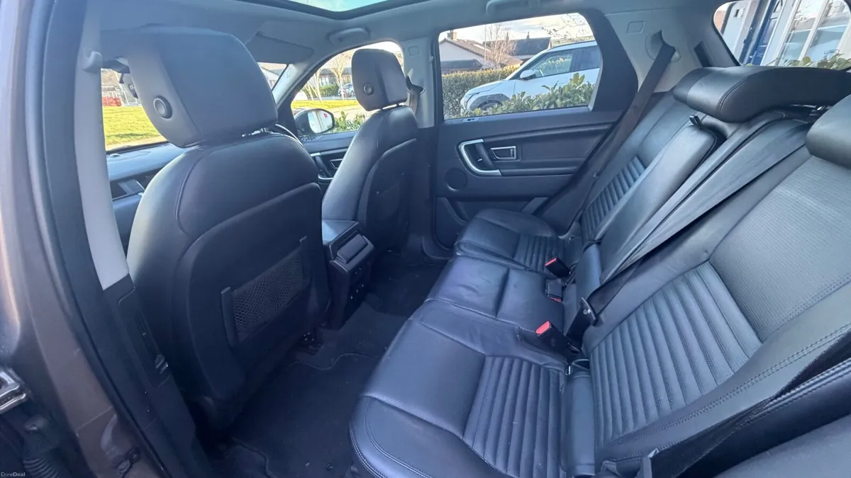 Land Rover Discovery Sport 2017 - Image 2