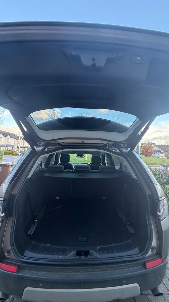 Land Rover Discovery Sport 2017 - Image 4