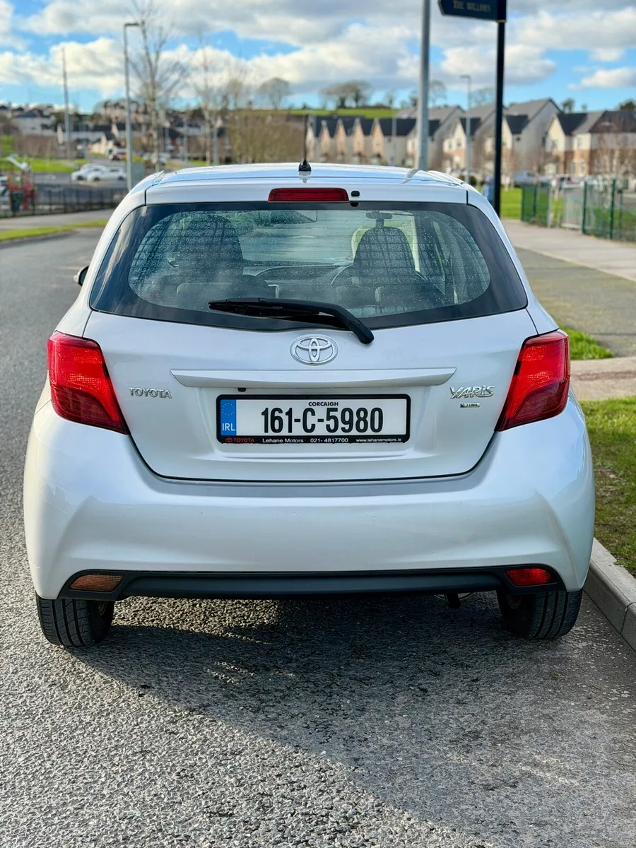 TOYOTA YARIS 1.0 LUNA 4DR - Image 3