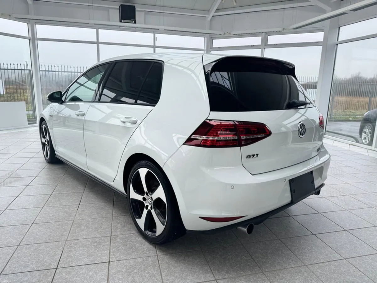 Volkswagen Golf GTI DSG - Image 6