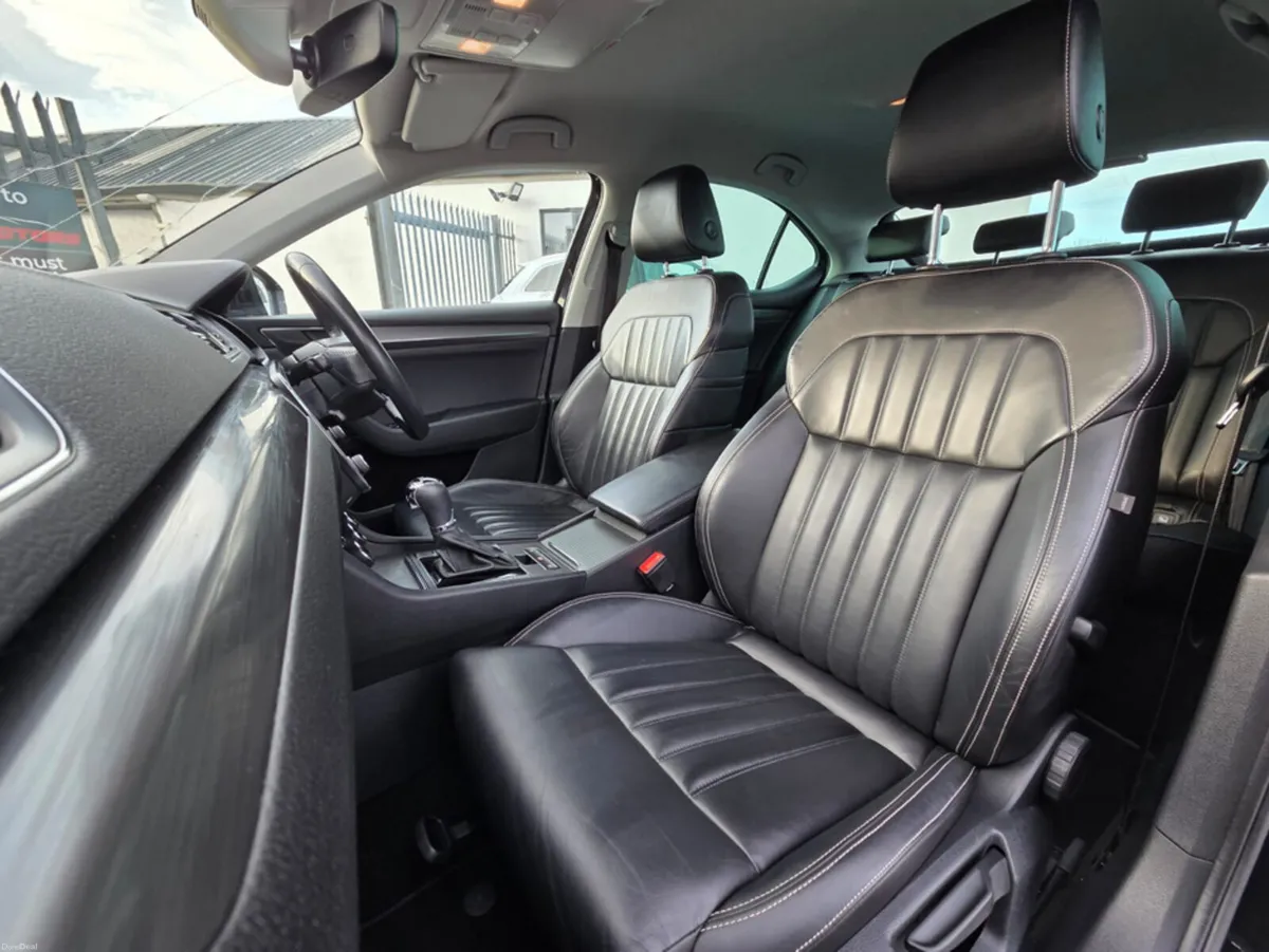 Skoda Superb SE L IV PHEV DSG - Image 2