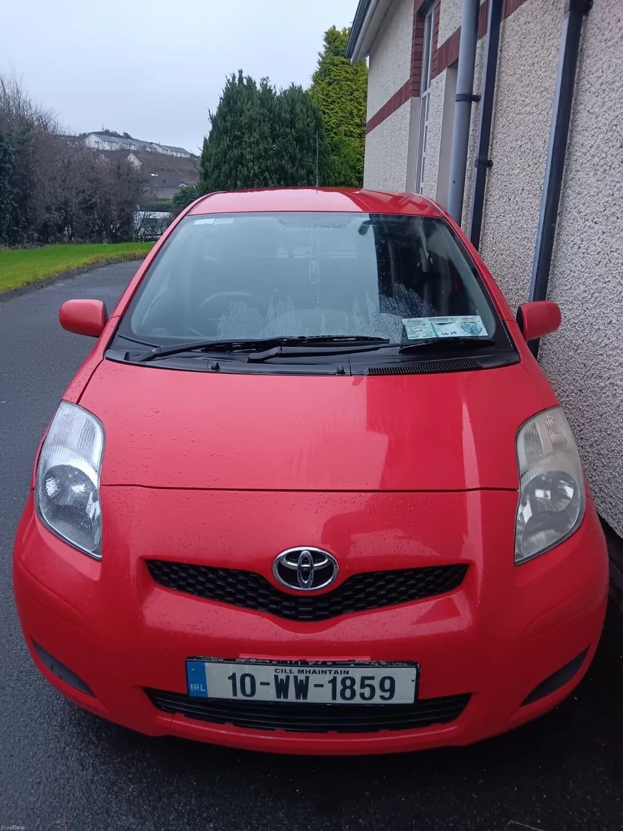 Toyota Yaris 2010 - Image 1