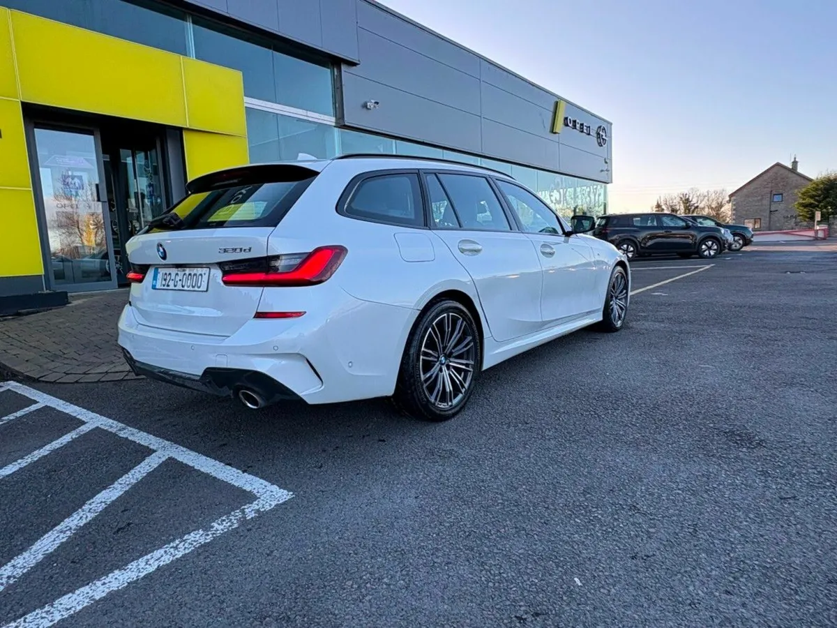 BMW 3-Series 2.0 - Image 2