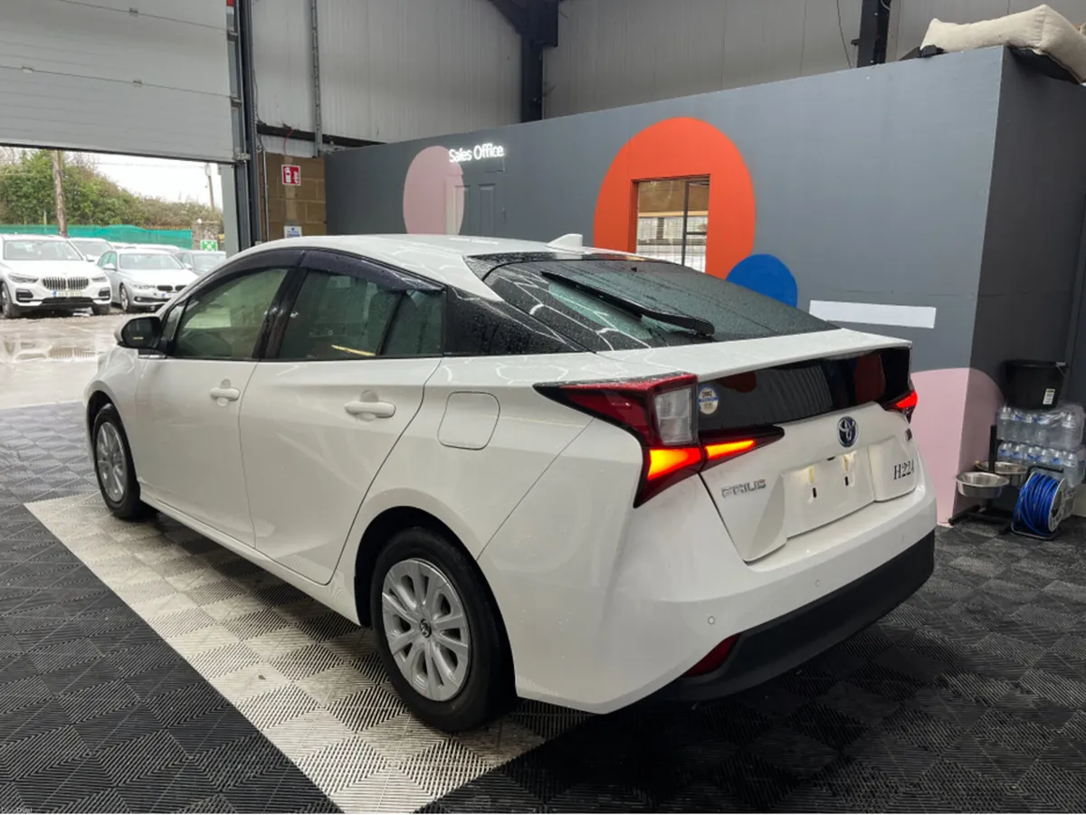 Toyota Prius €21950 2022 TOYOTA PRIUS S 1.8 AUTOMA - Image 4
