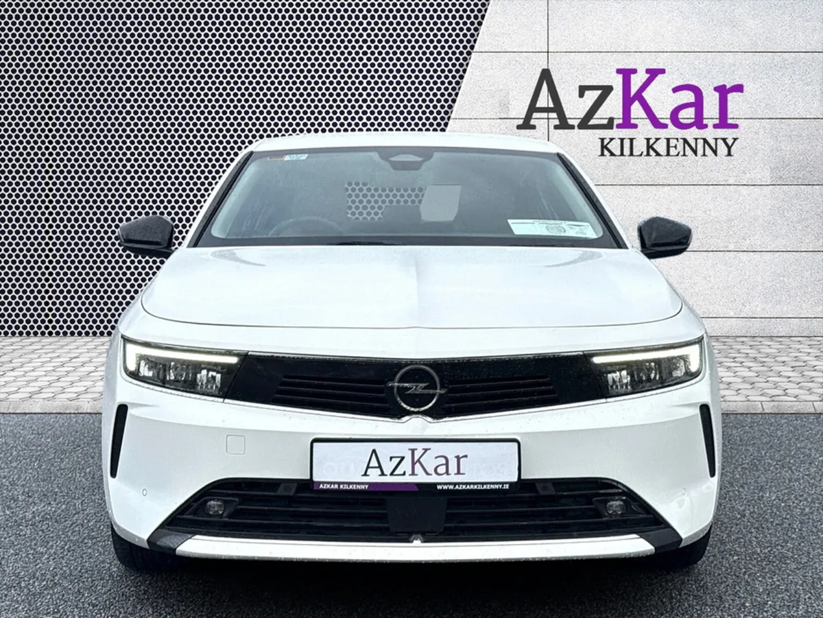 Opel Astra 2022 SC 1.2L PETROL HATCHBACK NCT 2028 - Image 3