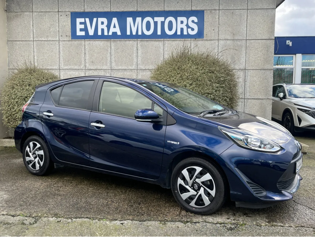 Toyota Aqua S STYLE BLACK AUTOMATIC HYBRID 1.5 PET - Image 3