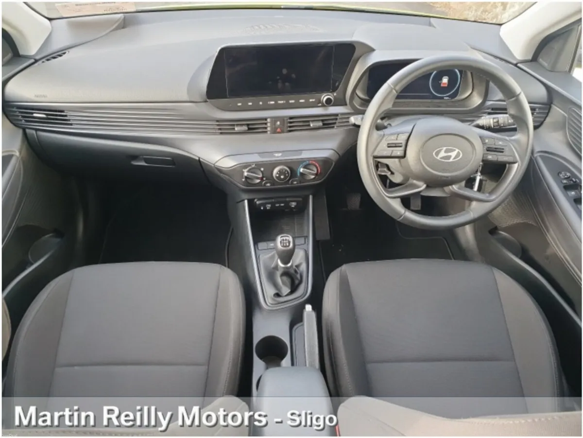 Hyundai i20 Deluxe Plus 2-Tone - Image 2