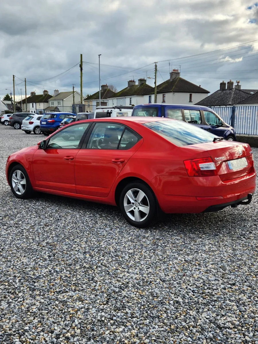 Skoda Octavia Automatic Diesel - Image 2