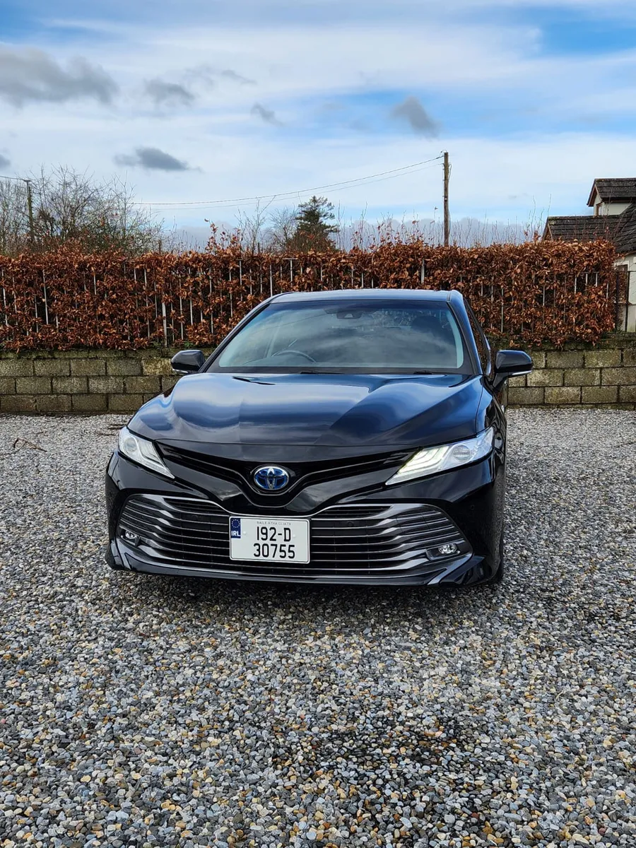 Toyota Camry Hybrid - Image 2