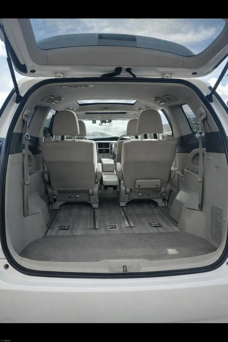 Toyota Estima 2009 - Image 4