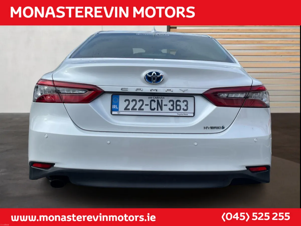 Toyota Camry PLATINUM EDITION 4 4DR AUTO - Image 4