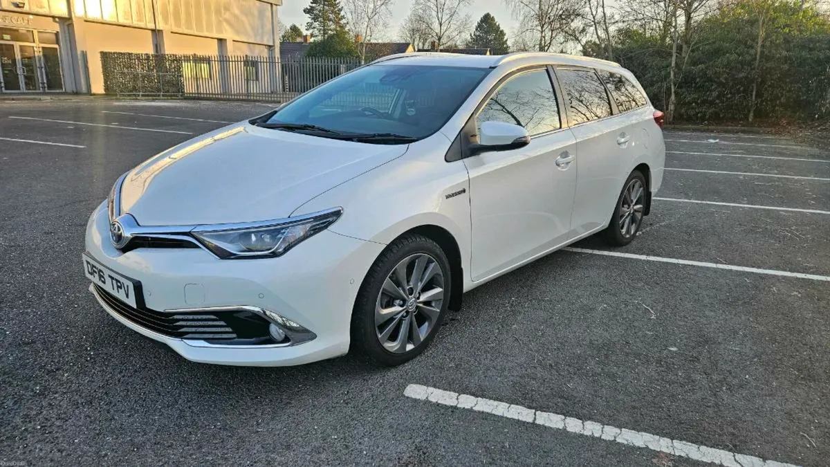 2016 Toyota Auris hybrid excel estate (ni car) - Image 4
