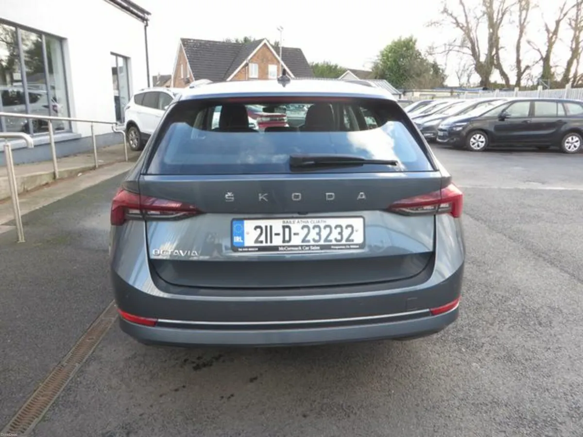 Skoda Octavia AMB 2.0tdi 115HP 4DR - Image 4