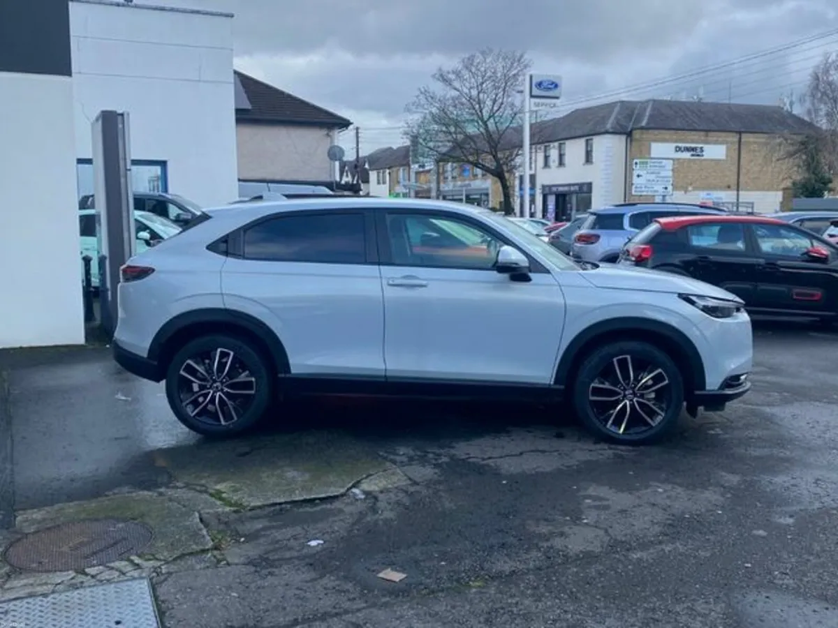 Honda HR-V E:hev Elegance - Image 4