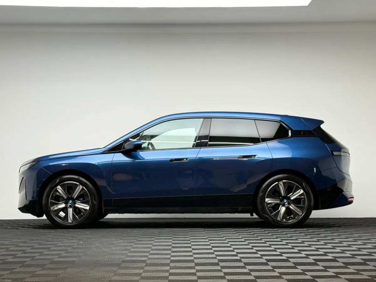 BMW iX 40 M SPORT XDRIVE - Image 4
