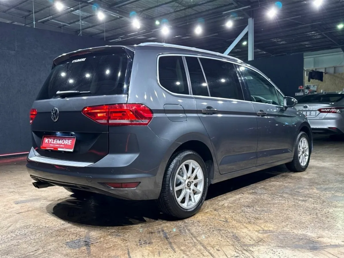 Volkswagen Touran 1.4 AUTOMATIC - 7 SEATER - ALLOY - Image 4