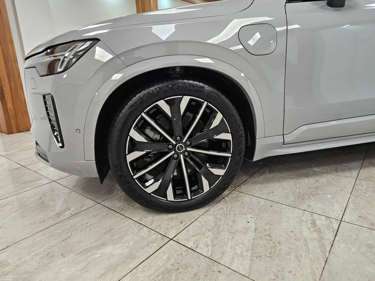 Volvo XC90 ULTRA T8 MODEL - Image 4
