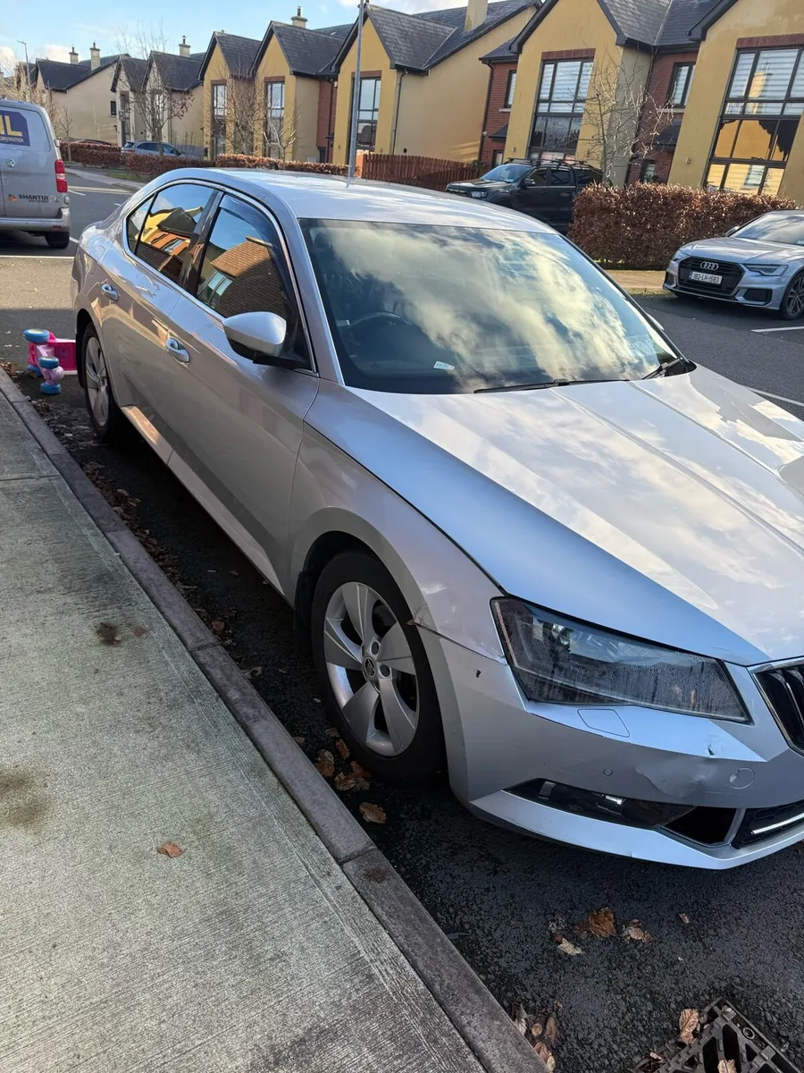 Skoda Superb 2016 - Image 2