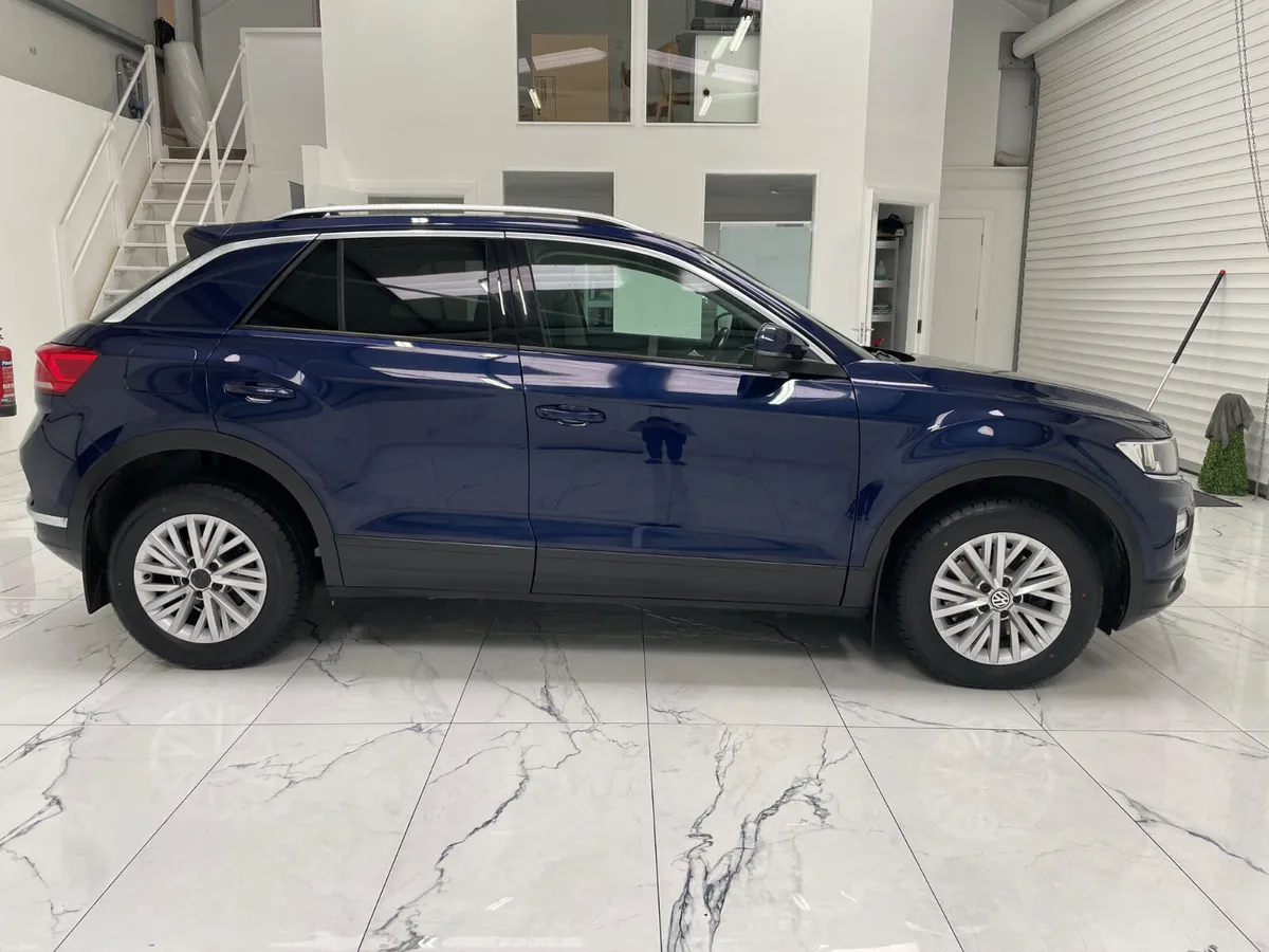 Volkswagen T-Roc 2019 - Image 2