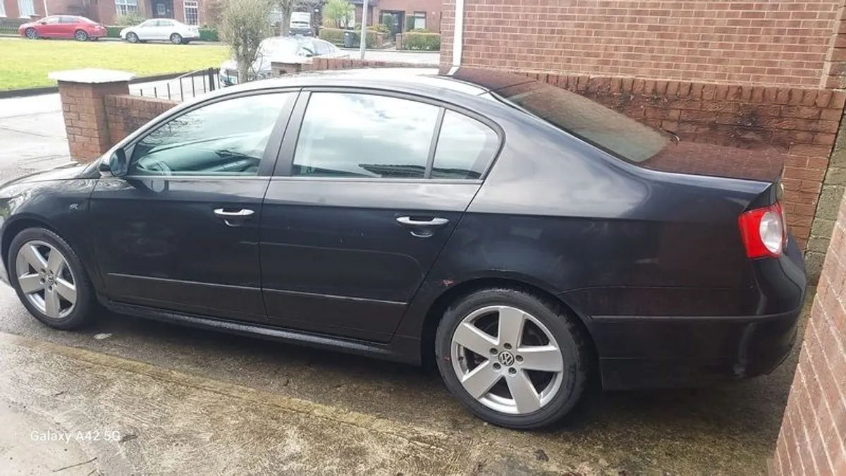 2009 Volkswagen Passat - Image 1