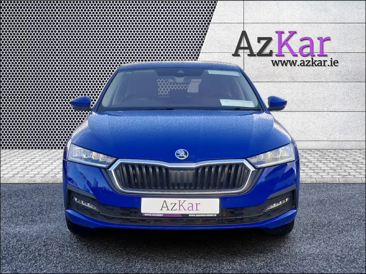 Skoda Octavia 2023 SE TECH 1.4TSI AUTOMATIC 201BHP - Image 2