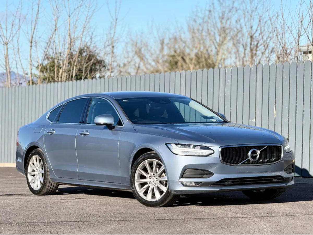 Volvo S90 2020 VOLVO MOMENTUM PLUS  2.0 D4 - Image 4