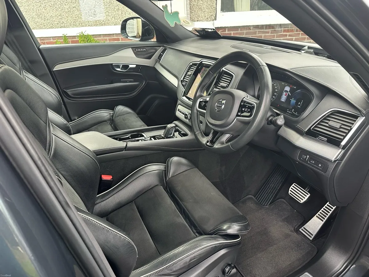 Volvo XC90 T8 Recharge R Design - Image 4