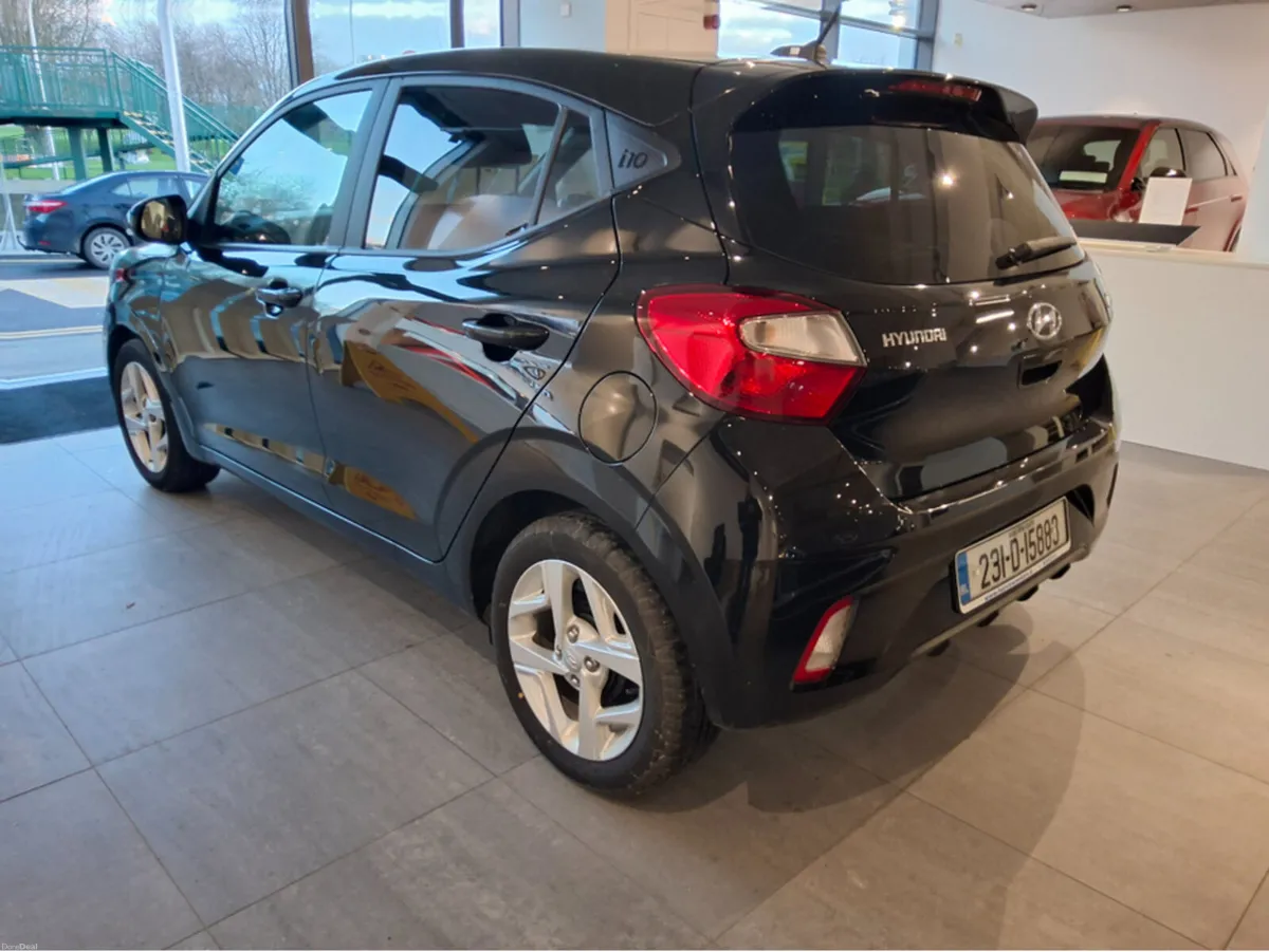Hyundai i10 DELUXE - Only 16,000 Km - - Image 3