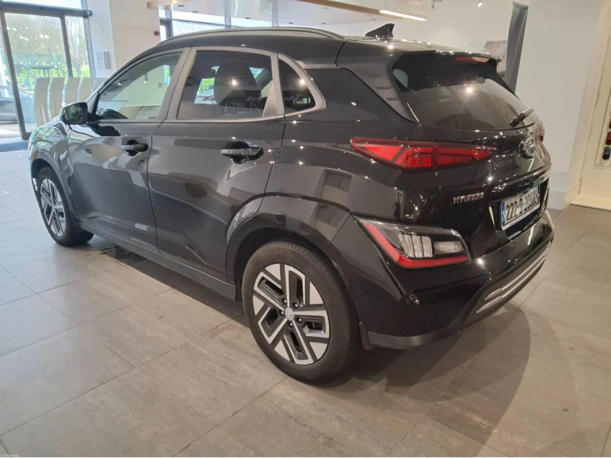 Hyundai KONA PREMIUM 64kW ** Long Range Battery** - Image 3