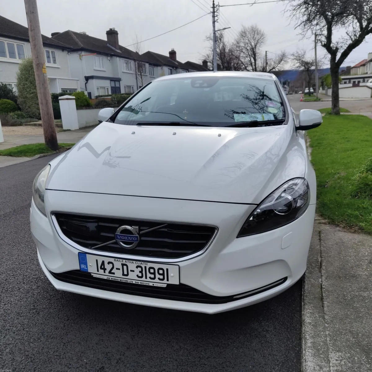 Volvo V40 - Image 1