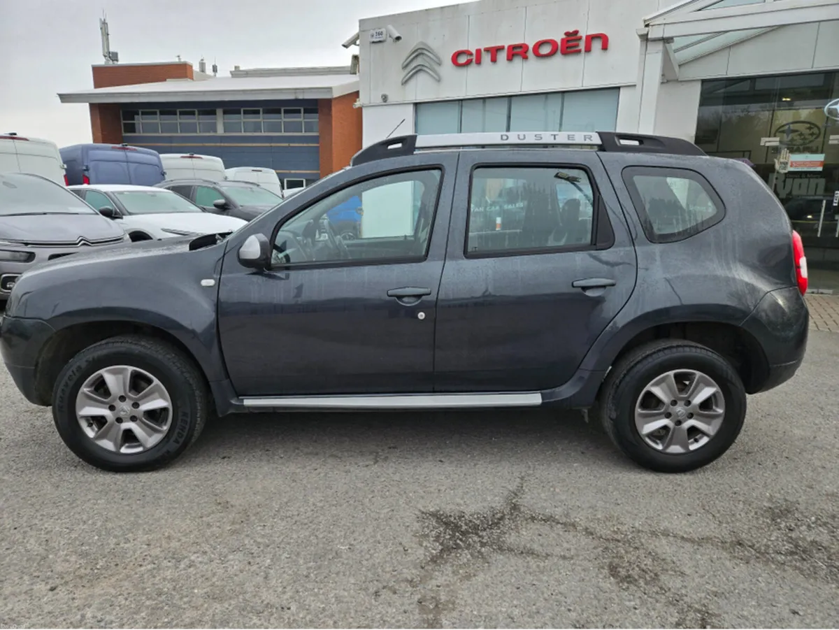 Dacia Duster SIGNATURE 1.5 DCI 110 4X 4DR - Image 2