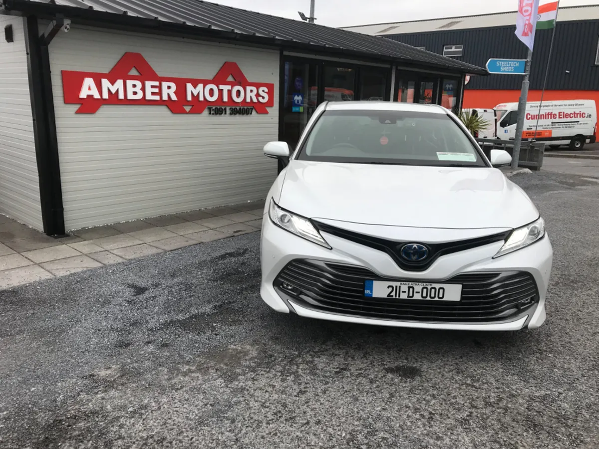 2021 Toyota Camry Hybrid Automatic LEATHER PACKAGE - Image 2
