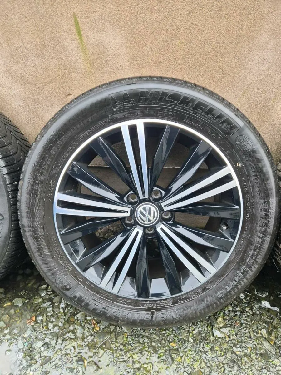 VW Tiguan 18" Alloys - Image 2