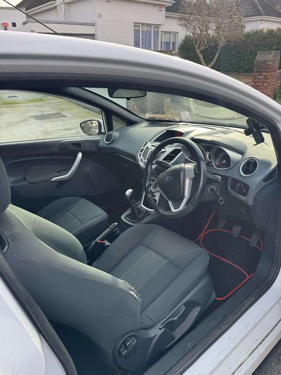 Ford Fiesta - Image 4