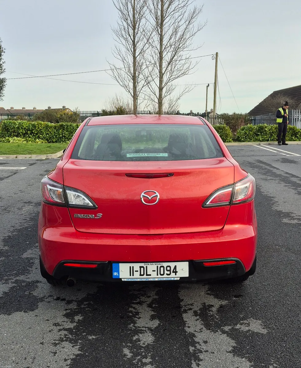 11 MAZDA 3 DIESEL 1.6 NCT & TAX € 2250€ - Image 4