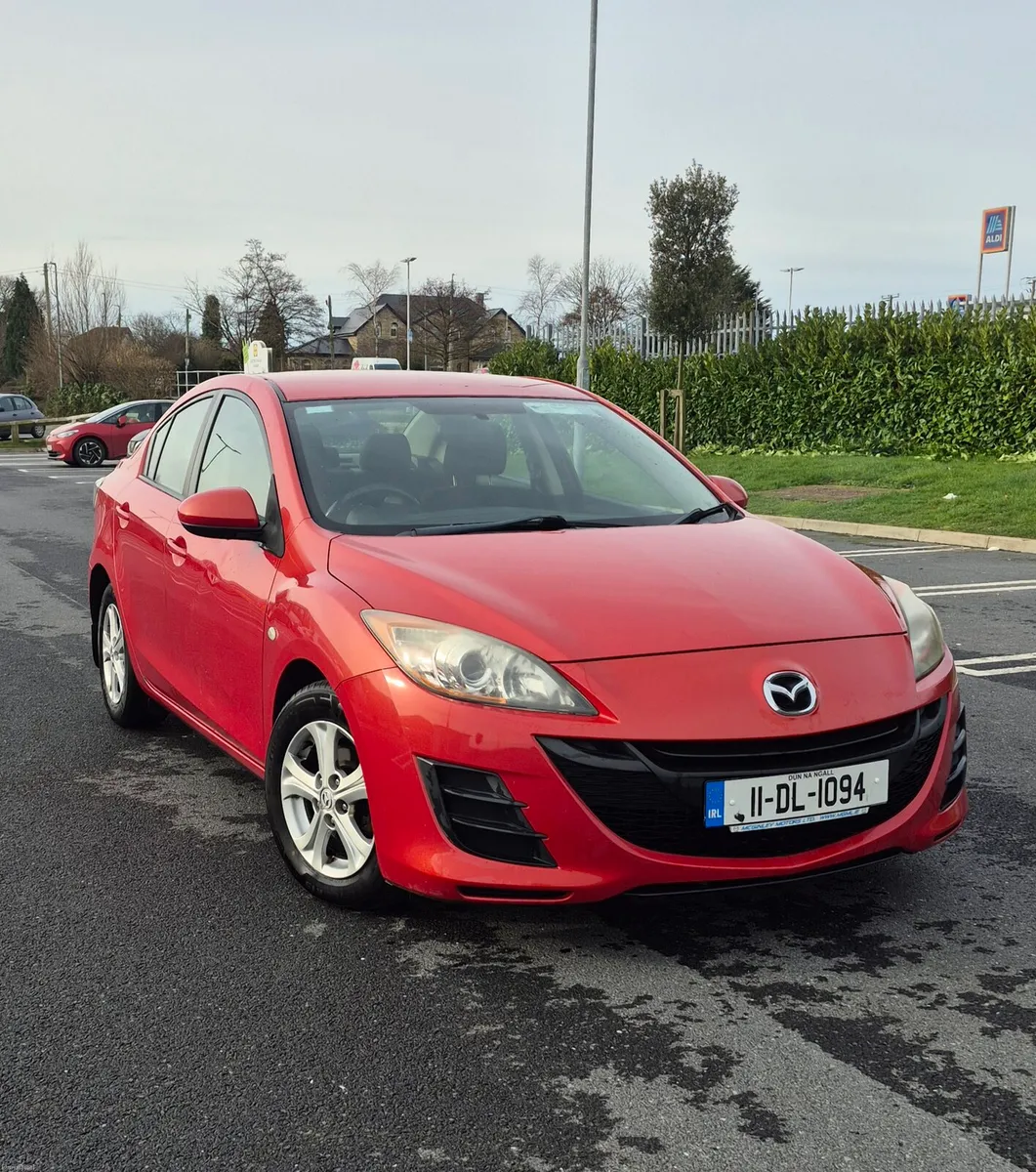 11 MAZDA 3 DIESEL 1.6 NCT & TAX € 2250€ - Image 1