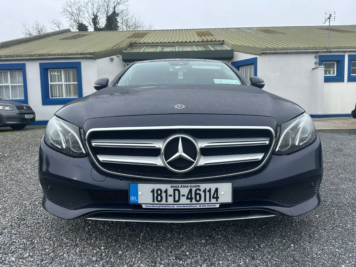 **Mercedes E220 Avantgarde Top Spec** - Image 3