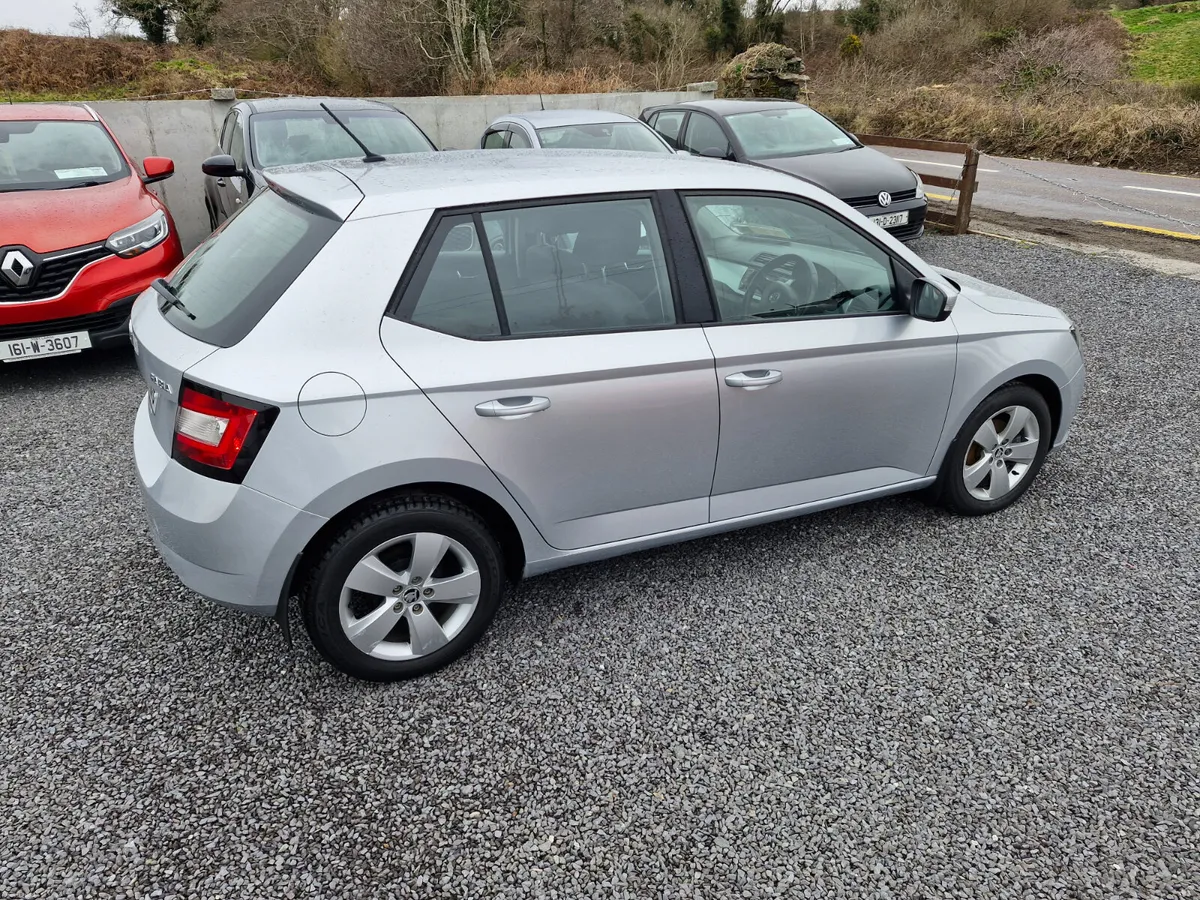 Skoda Fabia 2017 - Image 6