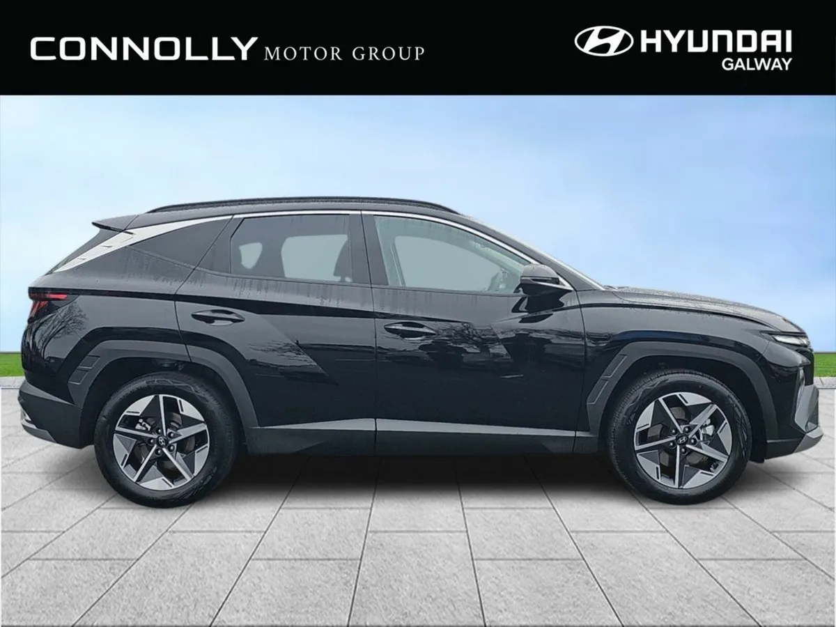 Hyundai Tucson 1.6 Diesel Executive ** ORDER NOW F - Image 3