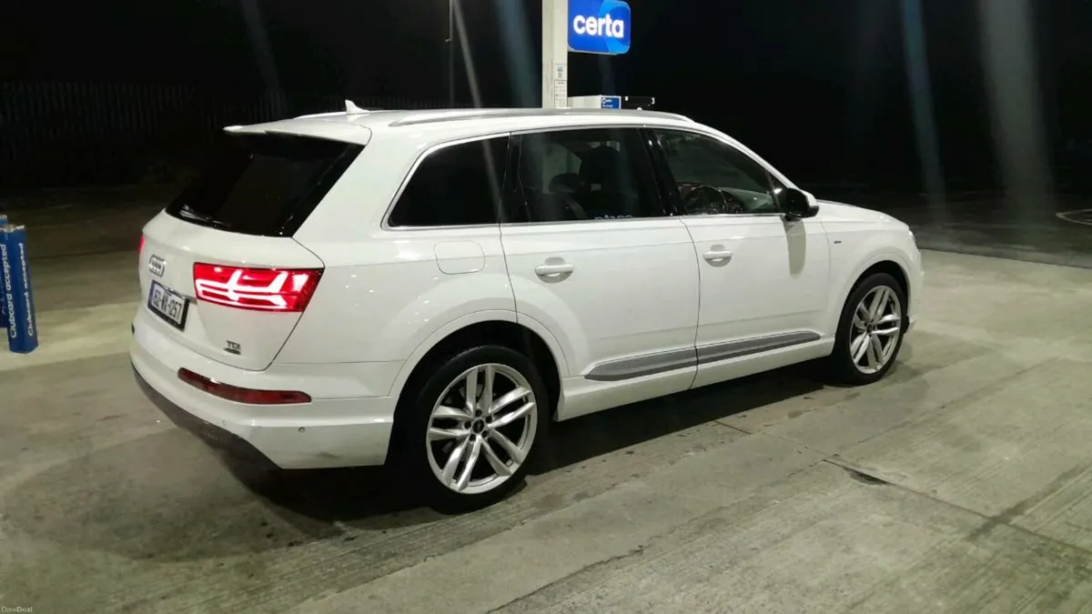 AUDI Q7 - Image 2