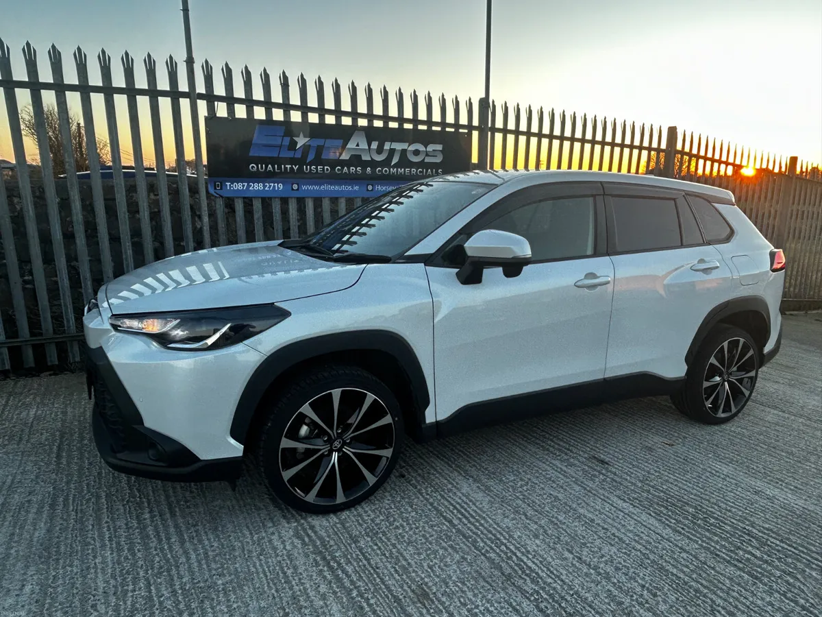 Toyota  Corolla Cross Hybrid 2022 - Image 3