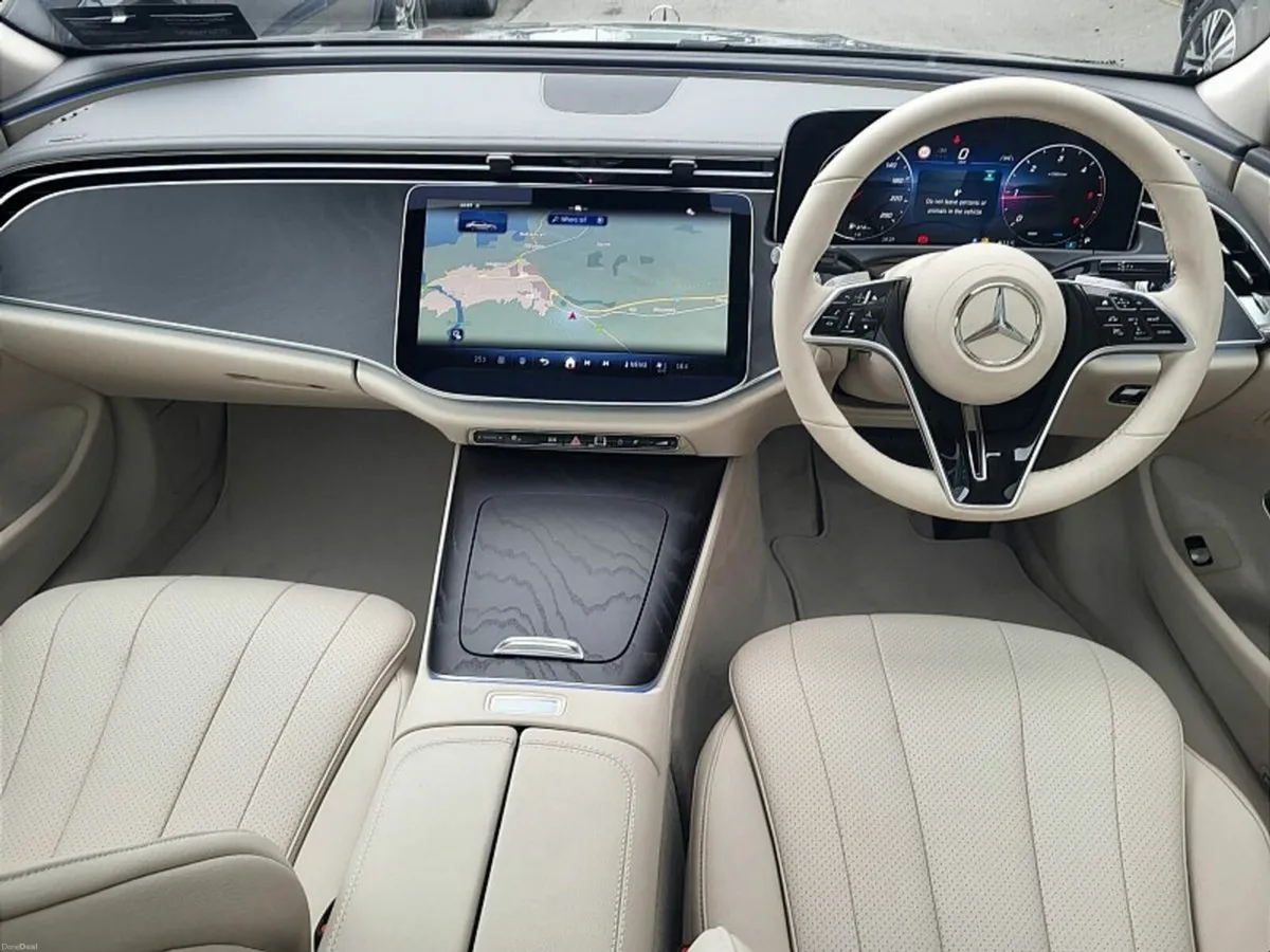 Mercedes-Benz E-Class E220d EXCLUSIVE AUTO *(PANOR - Image 4