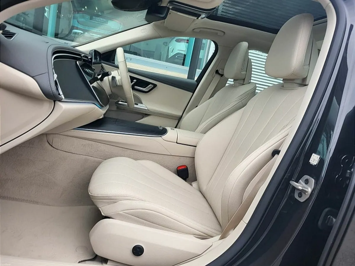 Mercedes-Benz E-Class E220d EXCLUSIVE AUTO *(PANOR - Image 6